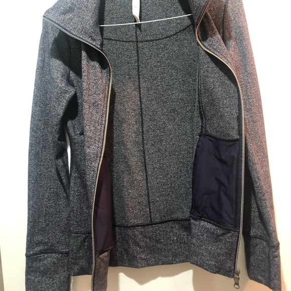 ❤️SOLD❤️ LULULEMON JACKET - Picture 4 of 8
